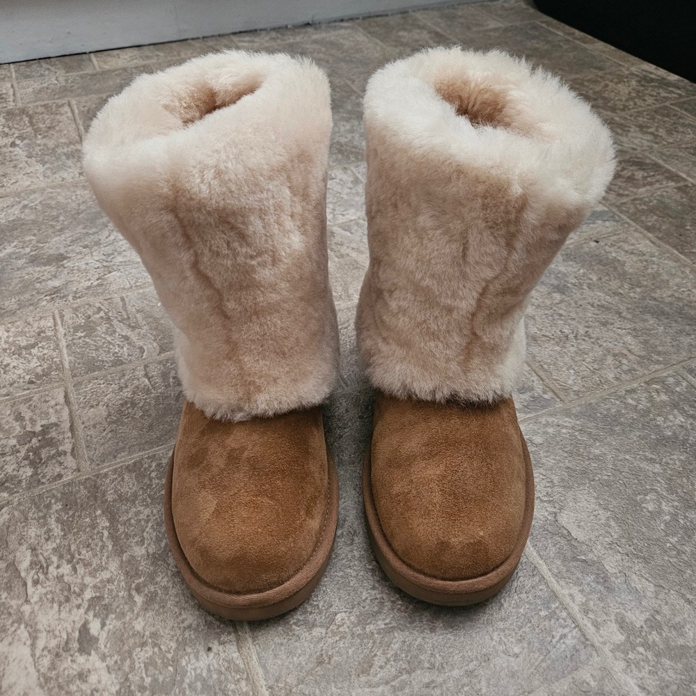 UGG Australia Patten Women 7 Chestnut Suede Sheapskin‎ Cuff Short Boot Cozy